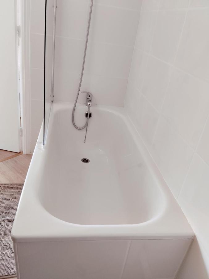 Perle Rare, Appartement Paisible Et Cosy Lamballe Exterior foto